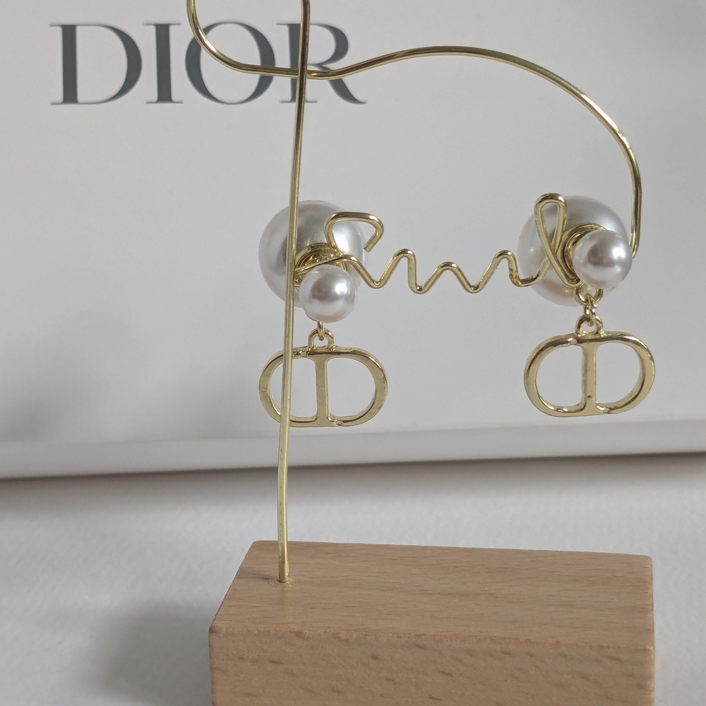 Dior White and Gold Pearl Earrings - Picture 2 of 12